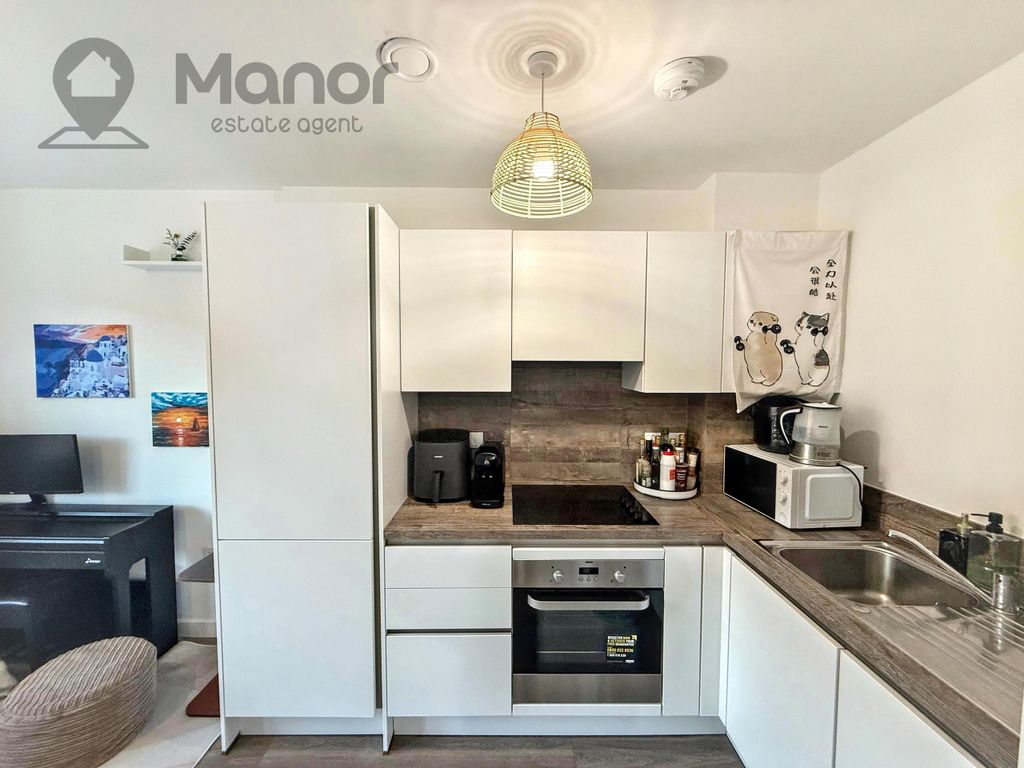 Property photo 3 of 10 Open Plan Kitchen