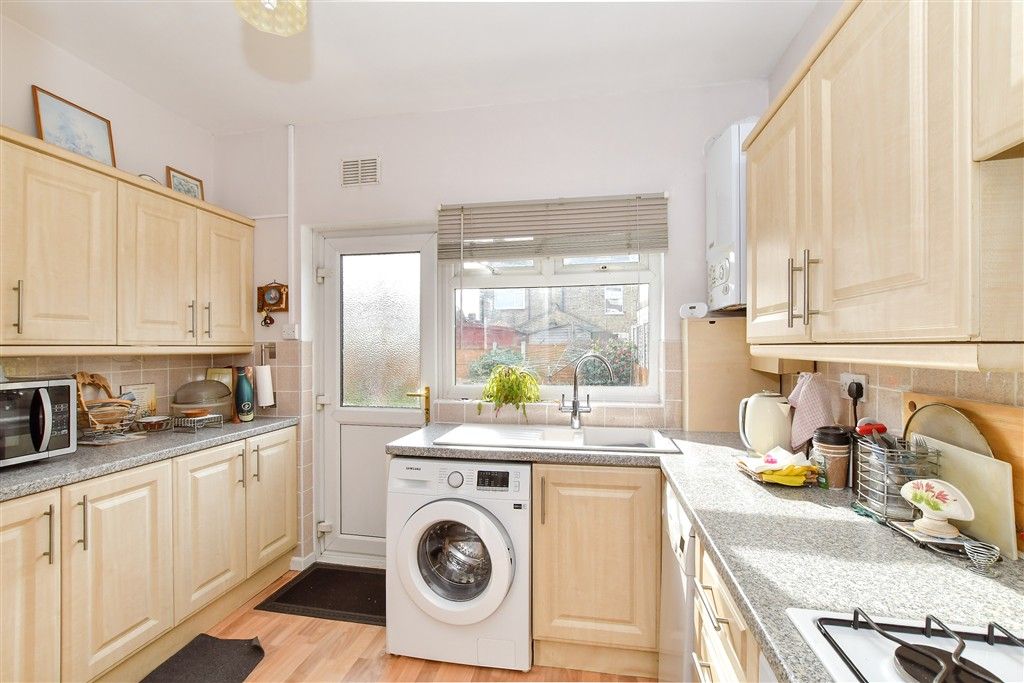 Property photo 1 of 11 Kitchen