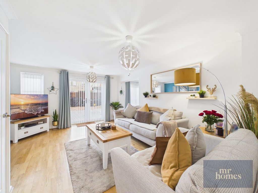 Property photo 2 of 33