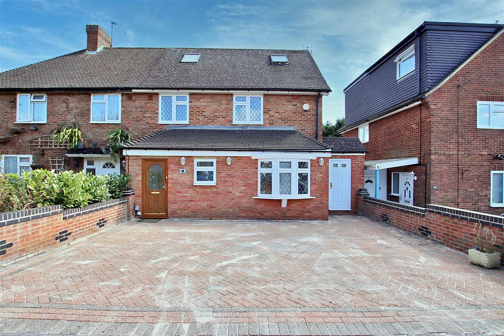Property photo 1 of 20 Front
