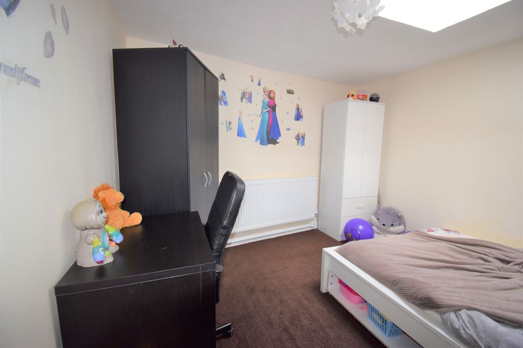 Property photo 1 of 7 Two Bedroom Annex House Ideal For Working Couples- £1500
