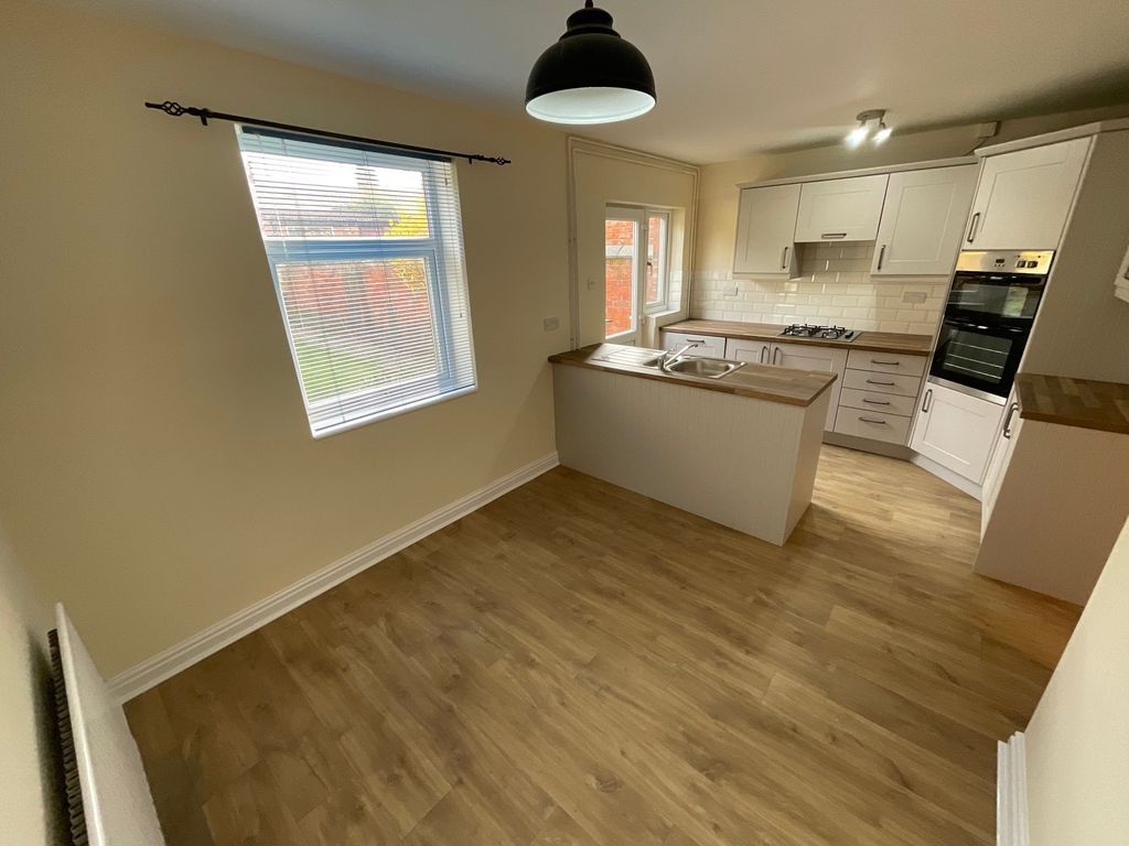 Property photo 2 of 13 Kitchen