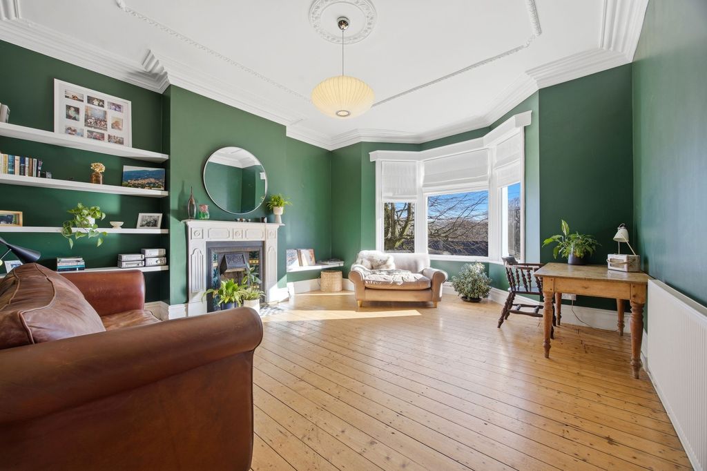 Property photo 2 of 64