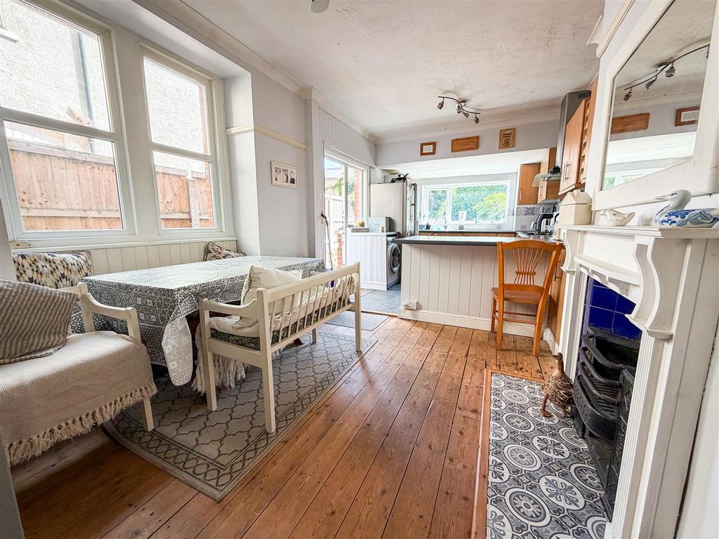 Property photo 3 of 21 Kitchen/Breakfast Room