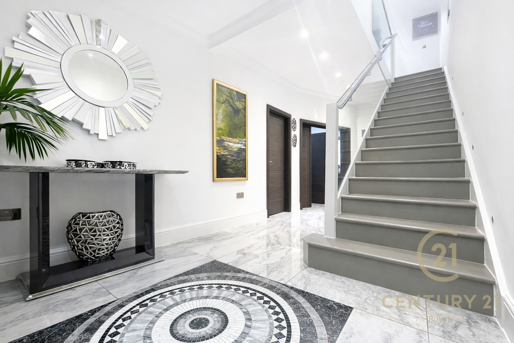 Property photo 2 of 30