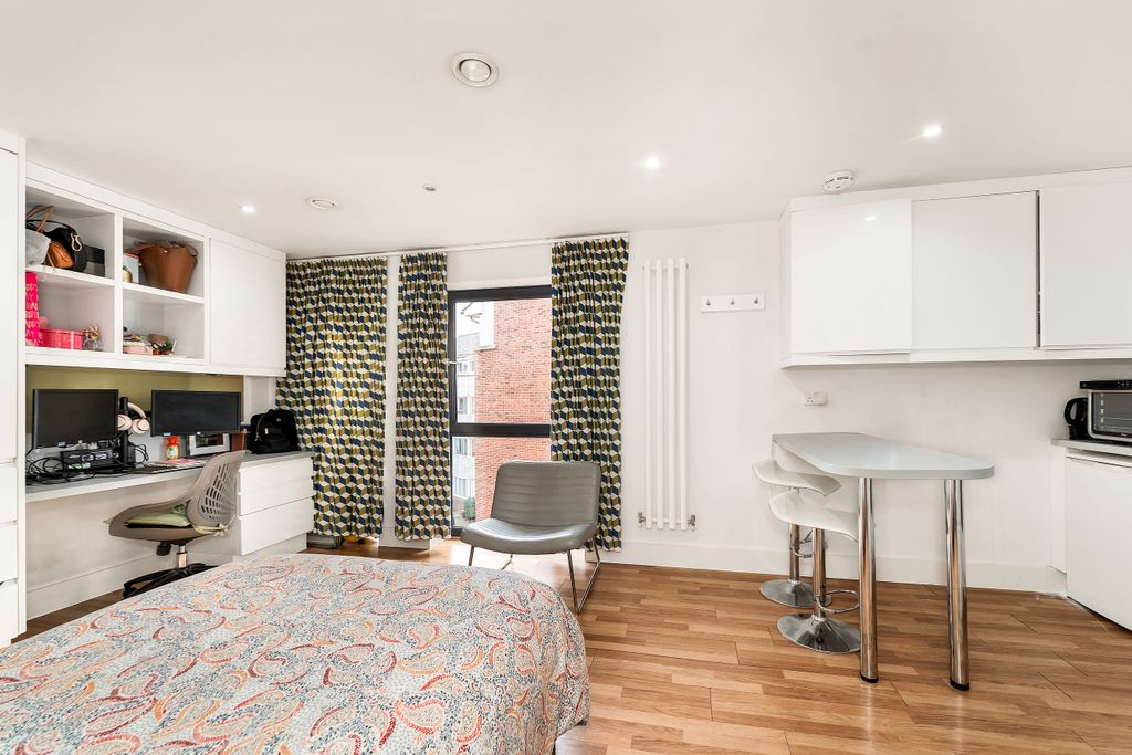 Property photo 3 of 7 Flat 17, Mallory House (3).Jpg