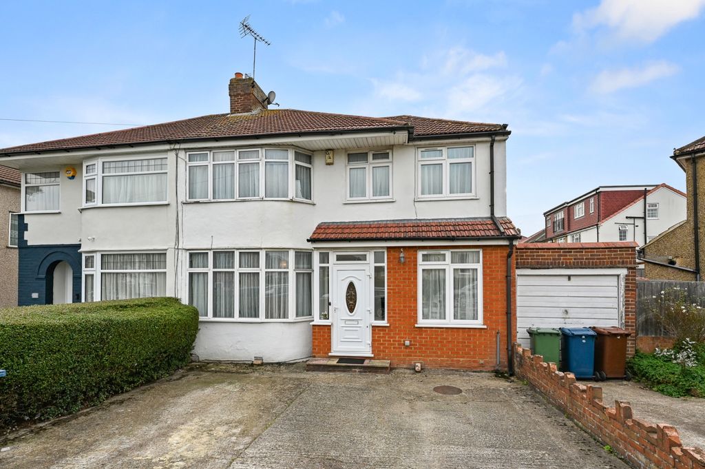 Property photo 1 of 4 Ewemove - 105 Walton Avenue - Exterior1