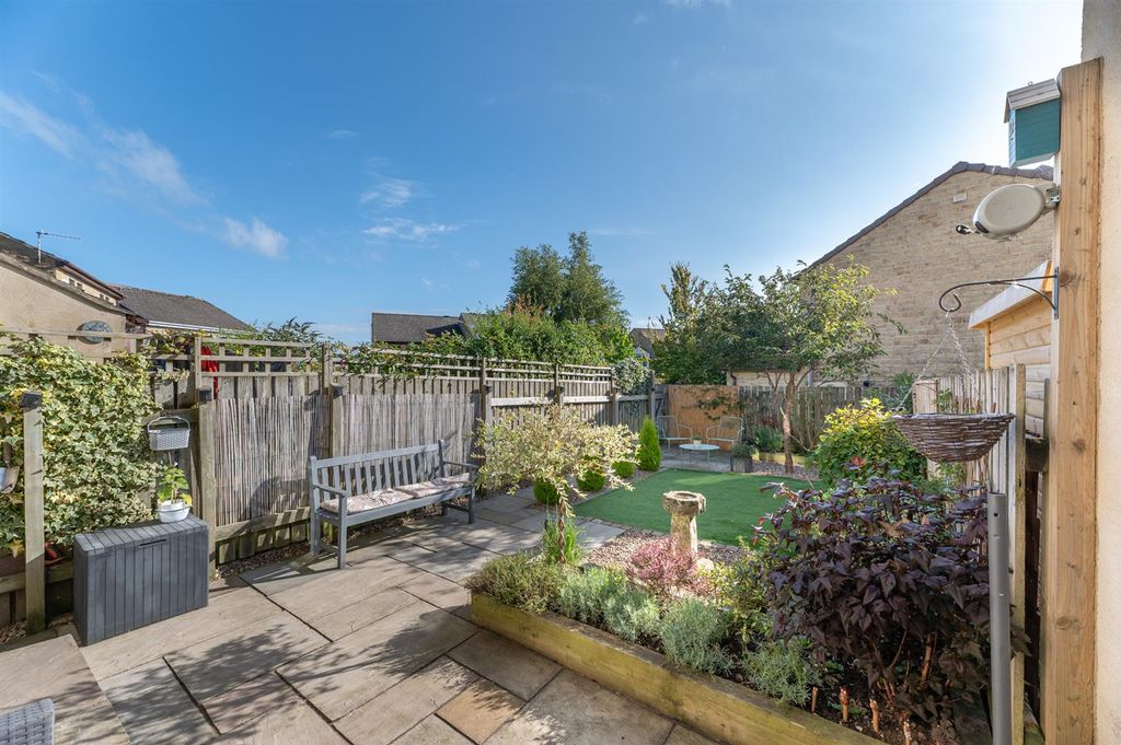 Property photo 2 of 19 Garden 2.Jpg