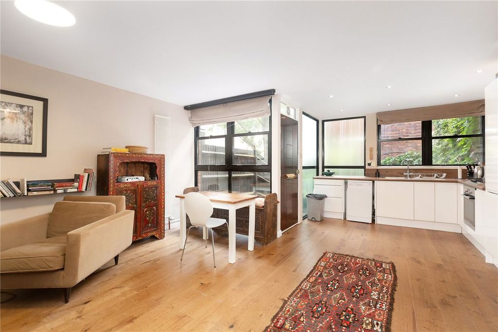 Property photo 1 of 5