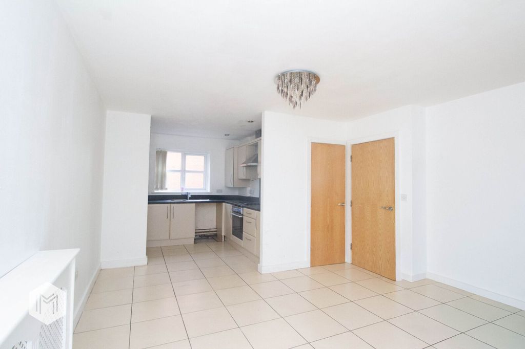 Property photo 2 of 11 Picture No. 15