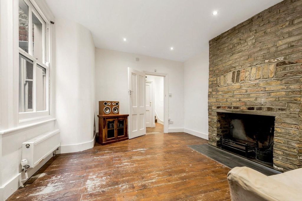 Property photo 1 of 8