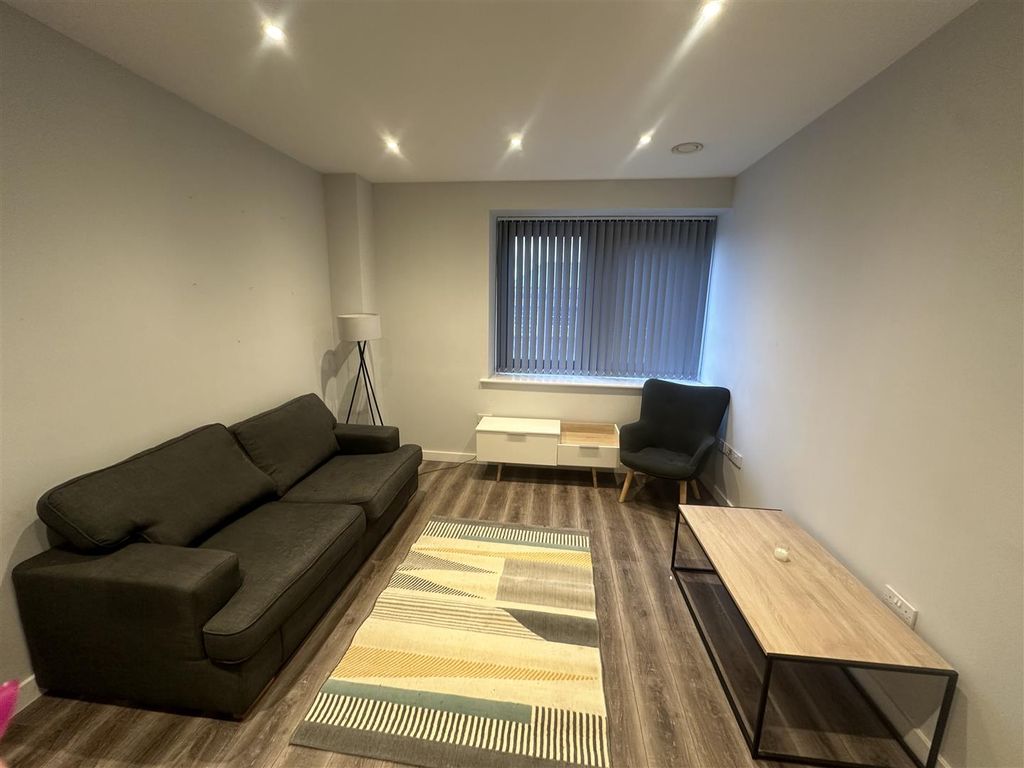 Property photo 1 of 6 Open Plan Living