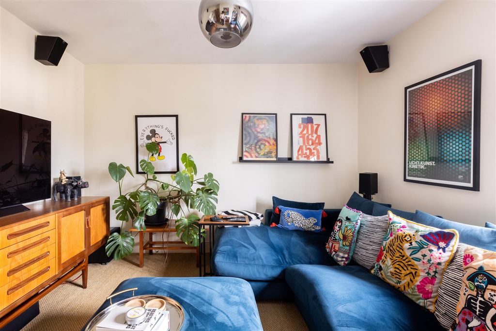 Property photo 1 of 23