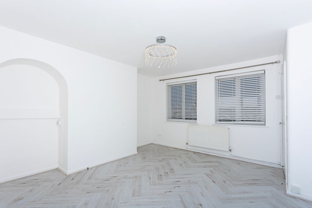 Property photo 2 of 26