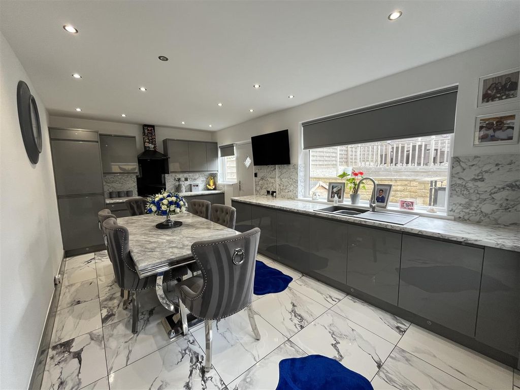 Property photo 2 of 20 Kitchen/Diner