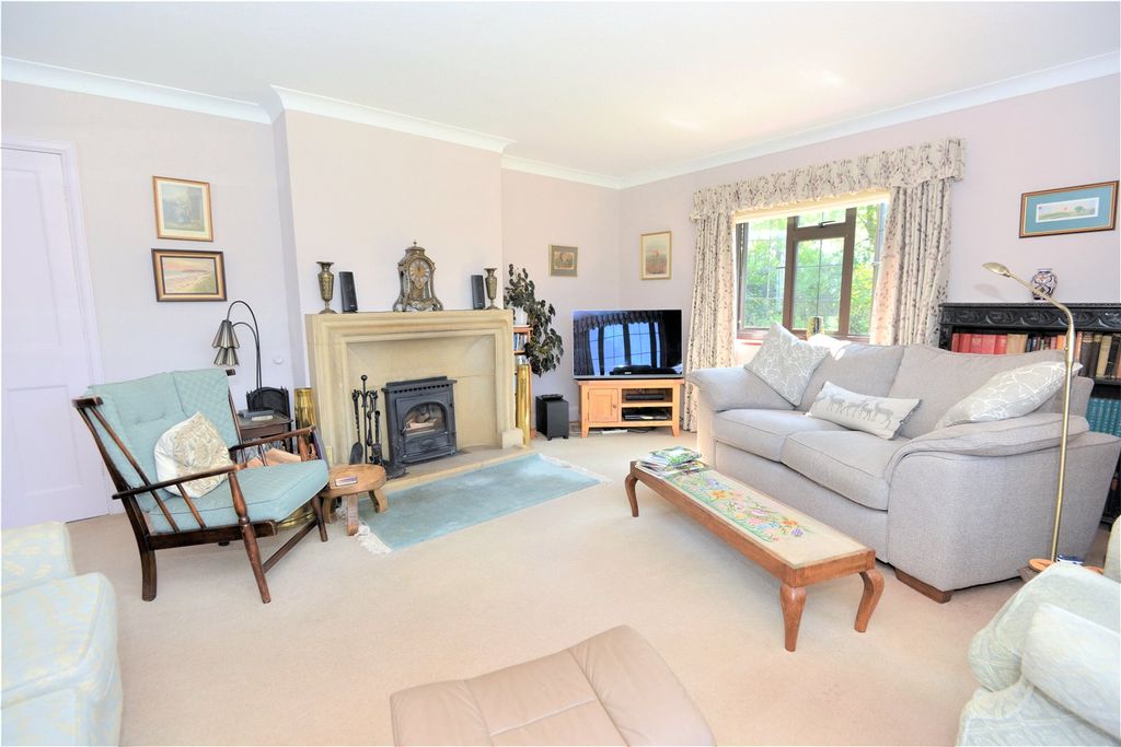 Property photo 3 of 21 Sitting Room