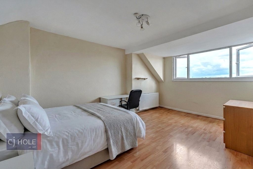 Property photo 1 of 18 Picture No. 15