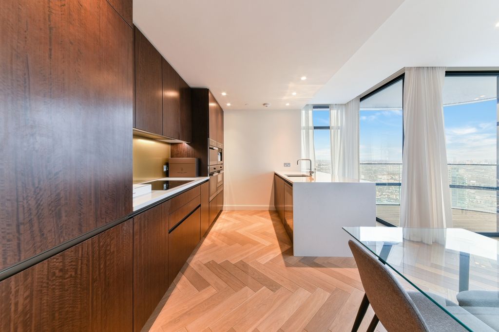 Property photo 3 of 12 Kitchen