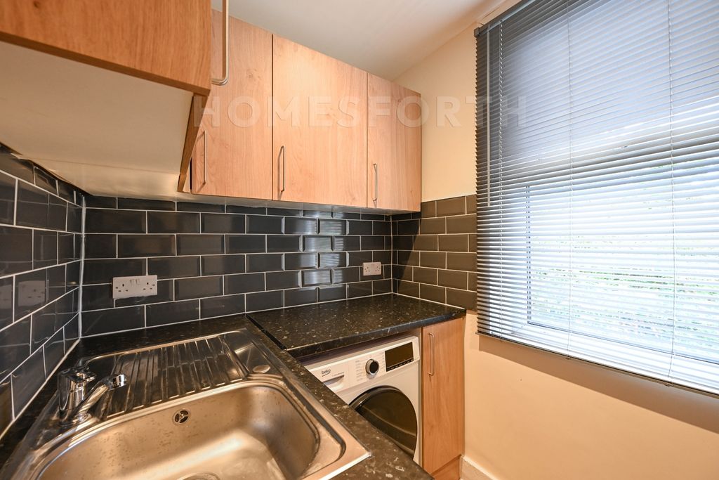 Property photo 3 of 11 Photo 2
