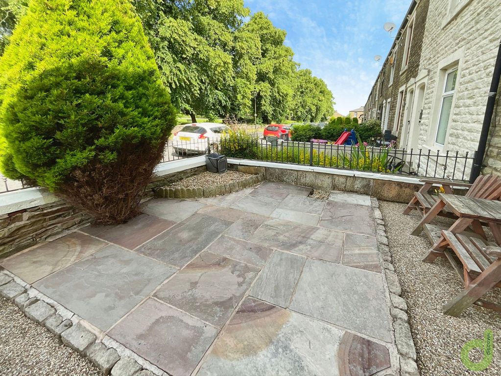 Property photo 2 of 21