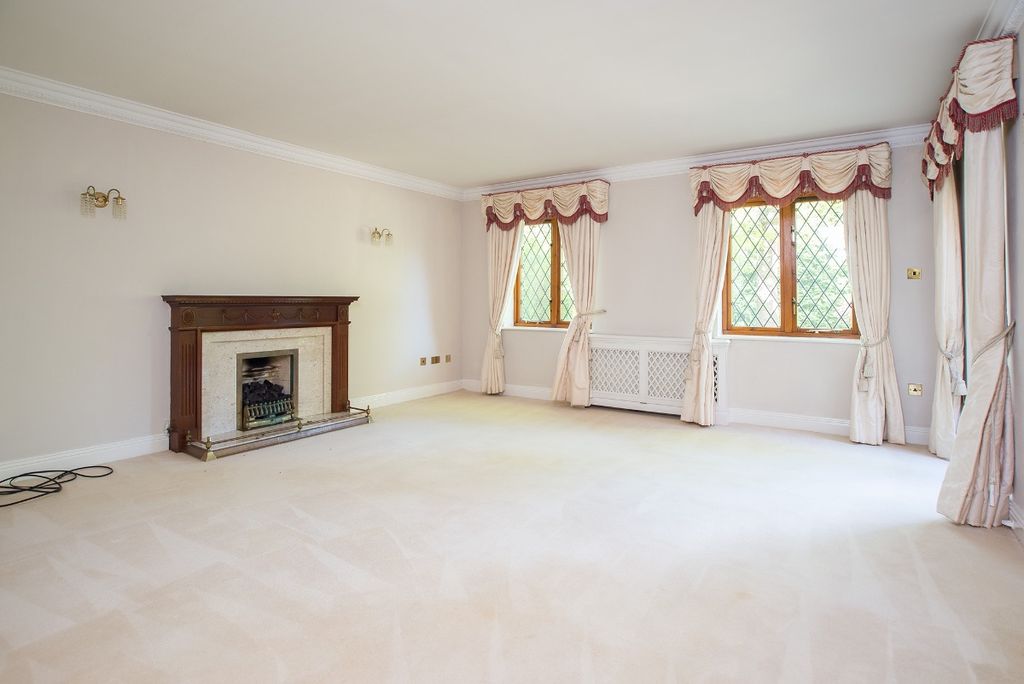 Property photo 3 of 13