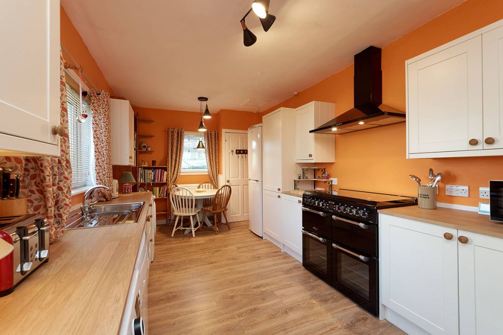 Property photo 2 of 21