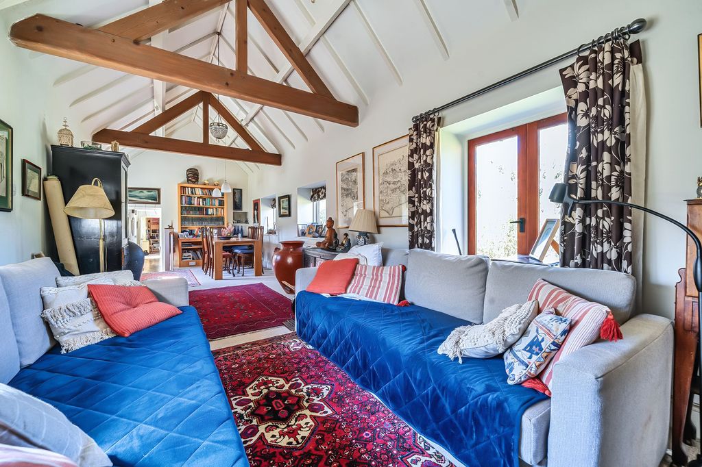 Property photo 2 of 17 Sitting Room