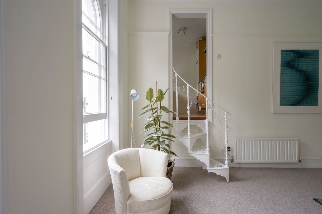 Property photo 2 of 6 Photo 3