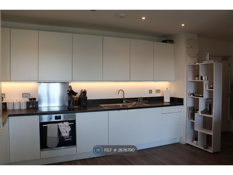 Property photo 3 of 15 Kitchen