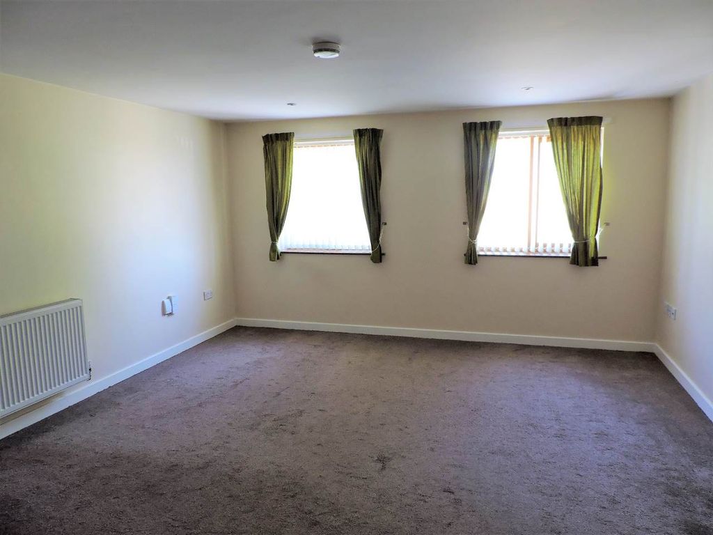 Property photo 2 of 10 Living Room