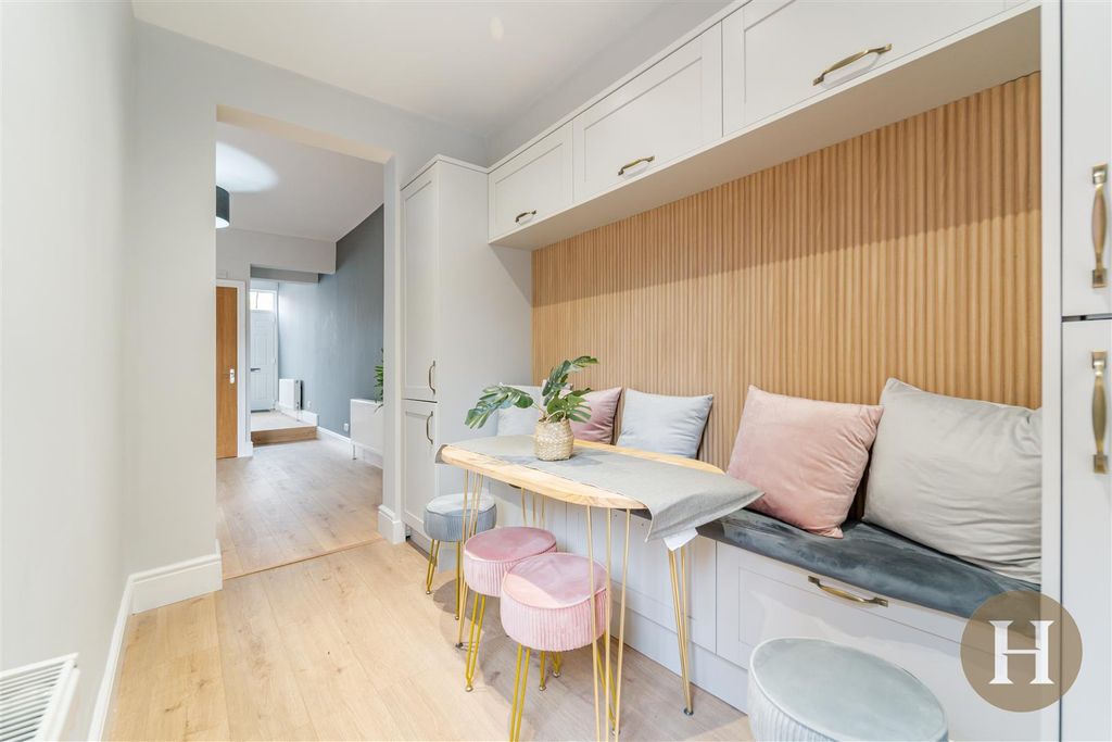 Property photo 3 of 36 Hadleigh Estate Agents-31.Jpg