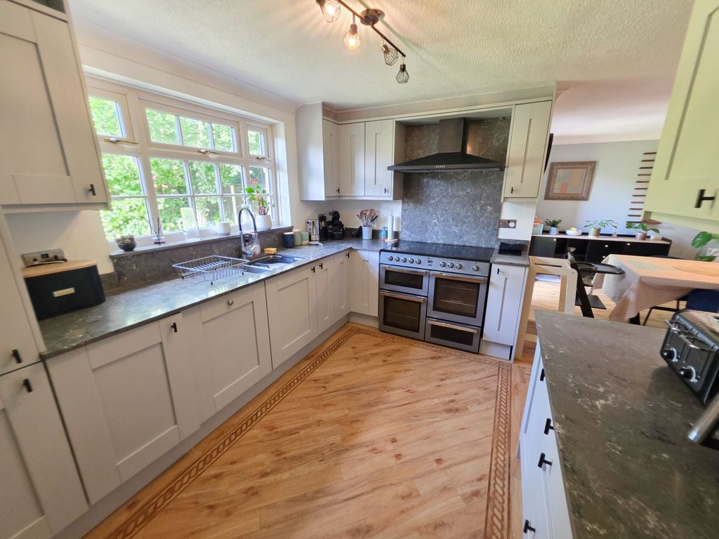 Property photo 3 of 26