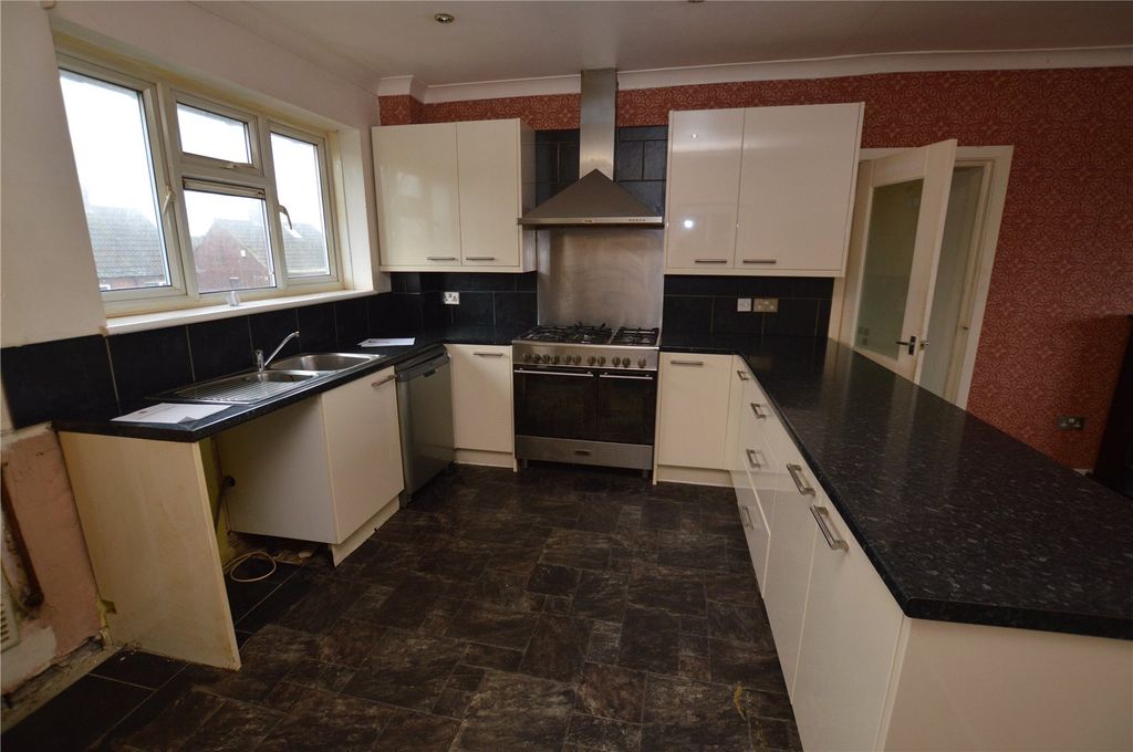 Property photo 3 of 8 Picture No. 02