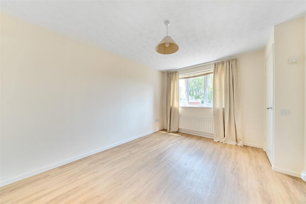 Property photo 2 of 14 Living/Dining Room