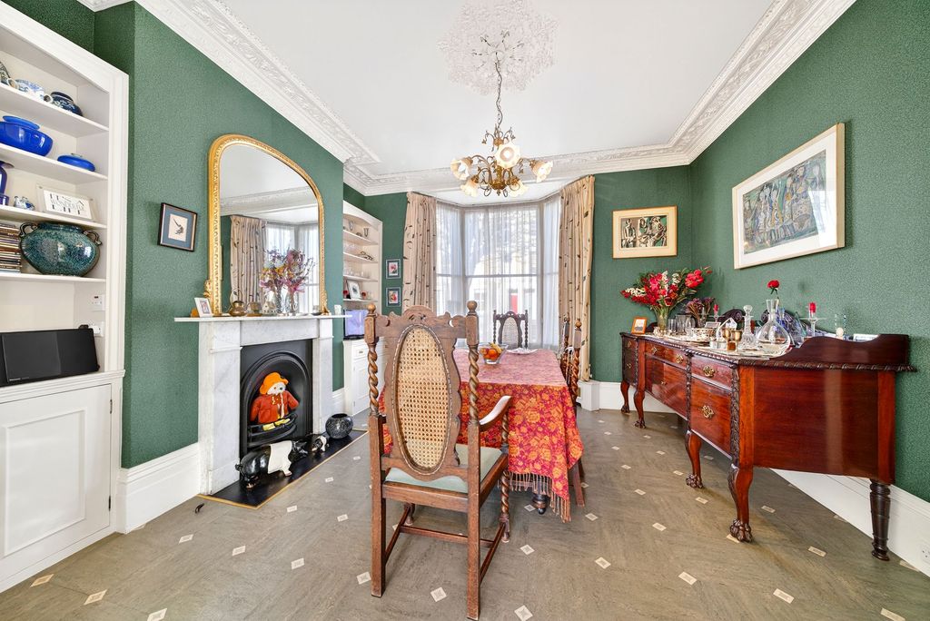 Property photo 2 of 24