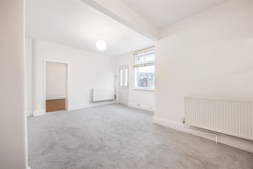 Property photo 3 of 15 15_77240.Jpg