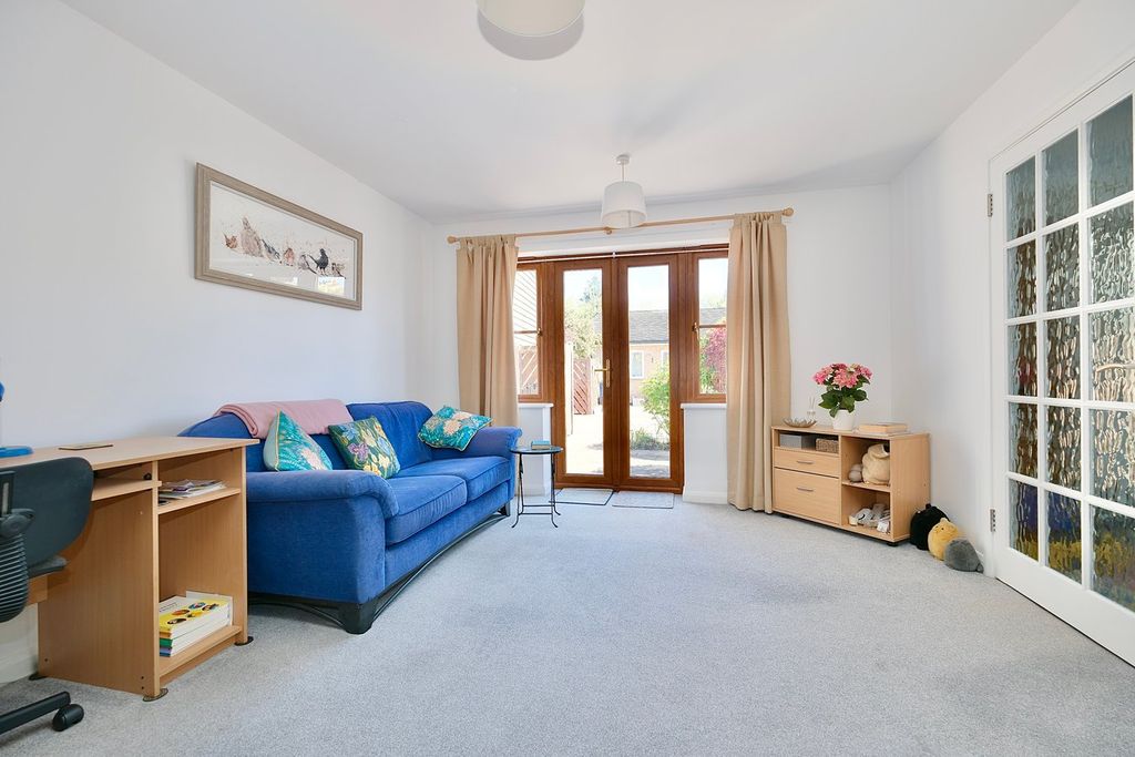 Property photo 2 of 9