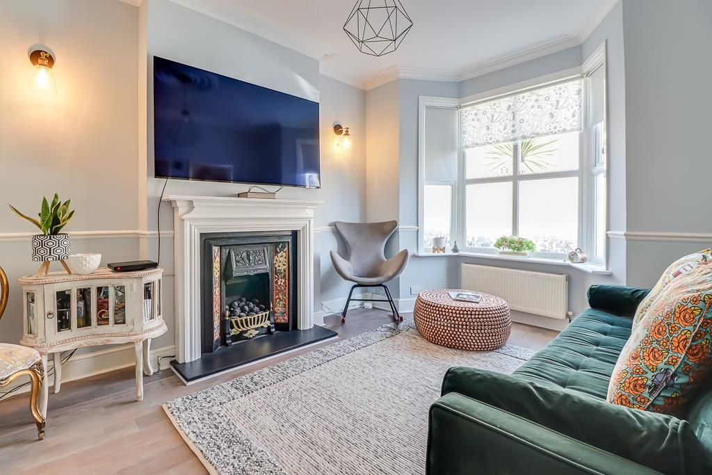 Property photo 2 of 29 Lounge