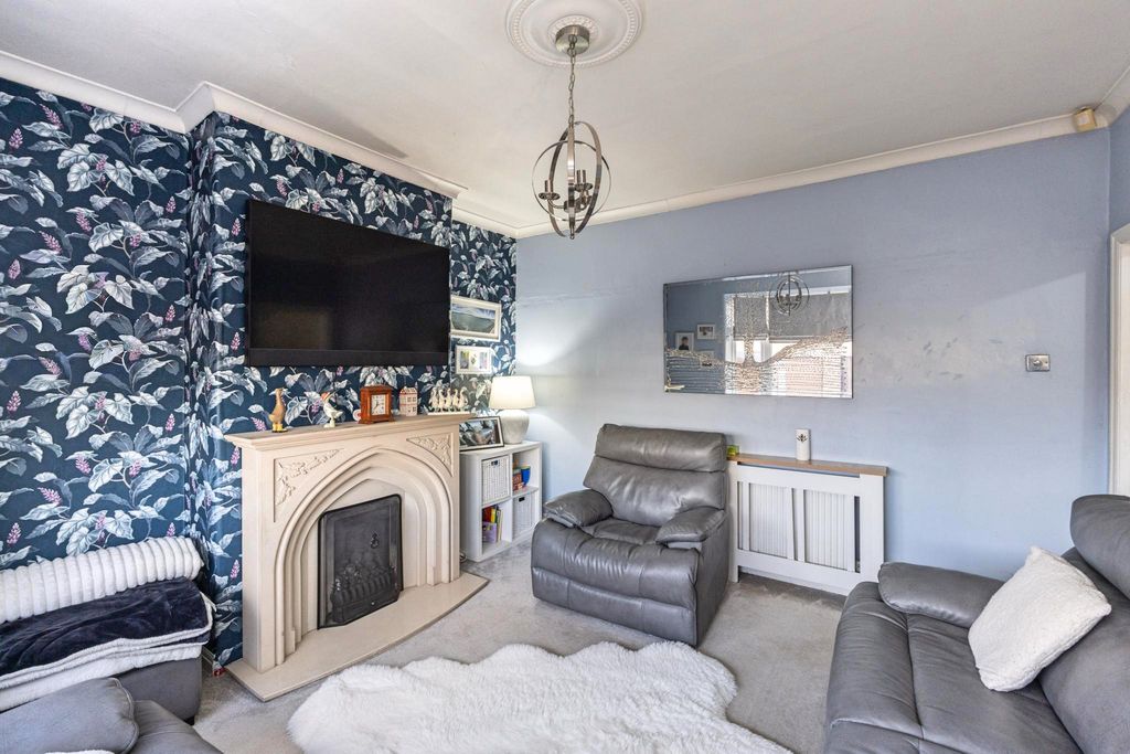 Property photo 3 of 40 Photo #3