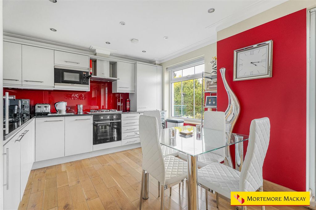 Additional image 6 of 2 bed flat for saleVillage Road, Enfield EN1