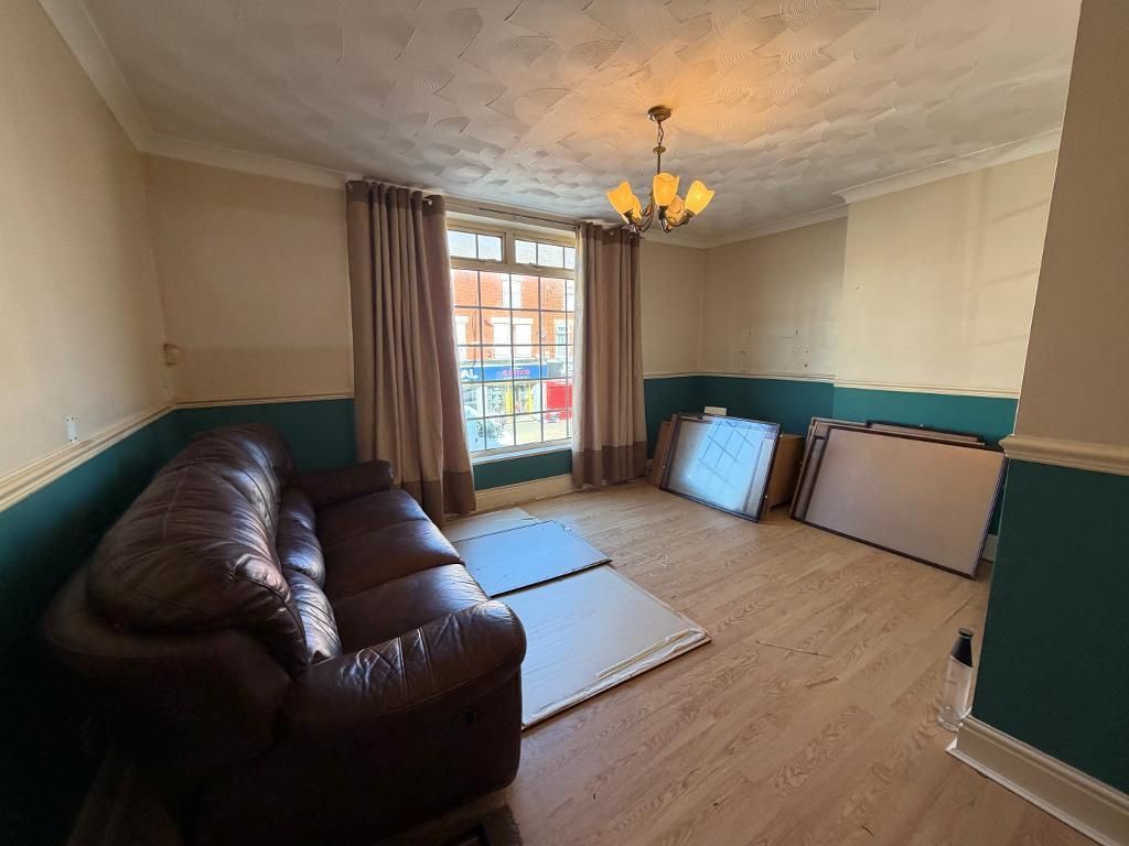 Property photo 3 of 13 Ff Lounge