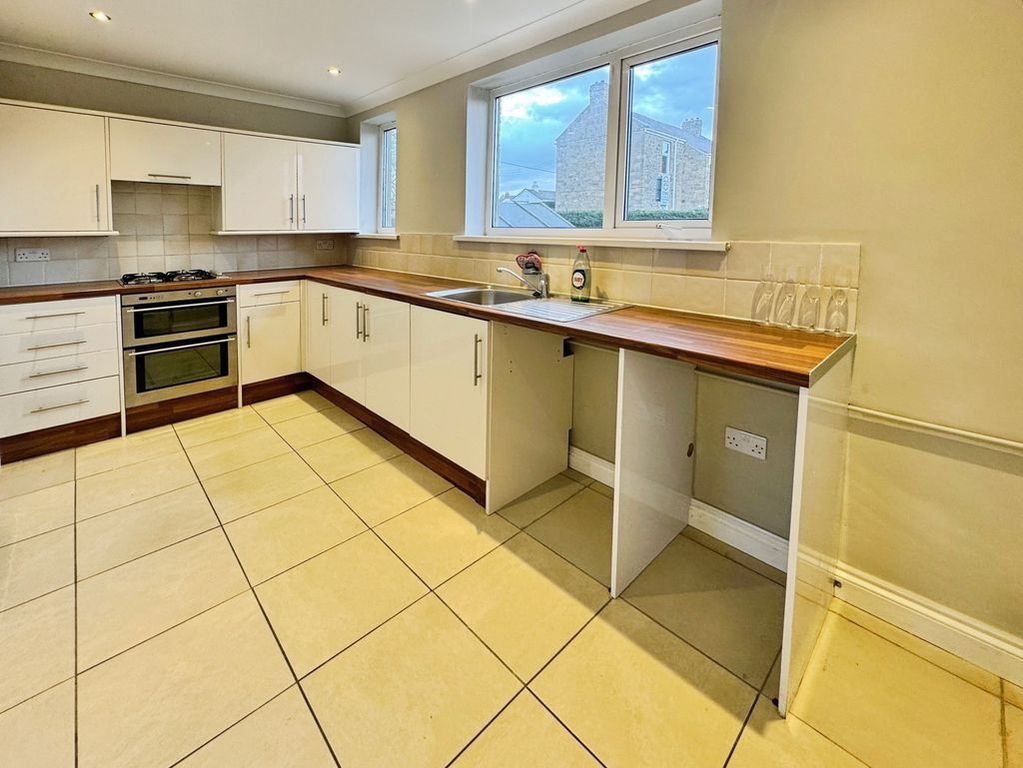 Property photo 3 of 7 Photo 5