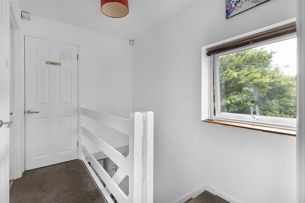 Property photo 3 of 11 5_32126.Jpg