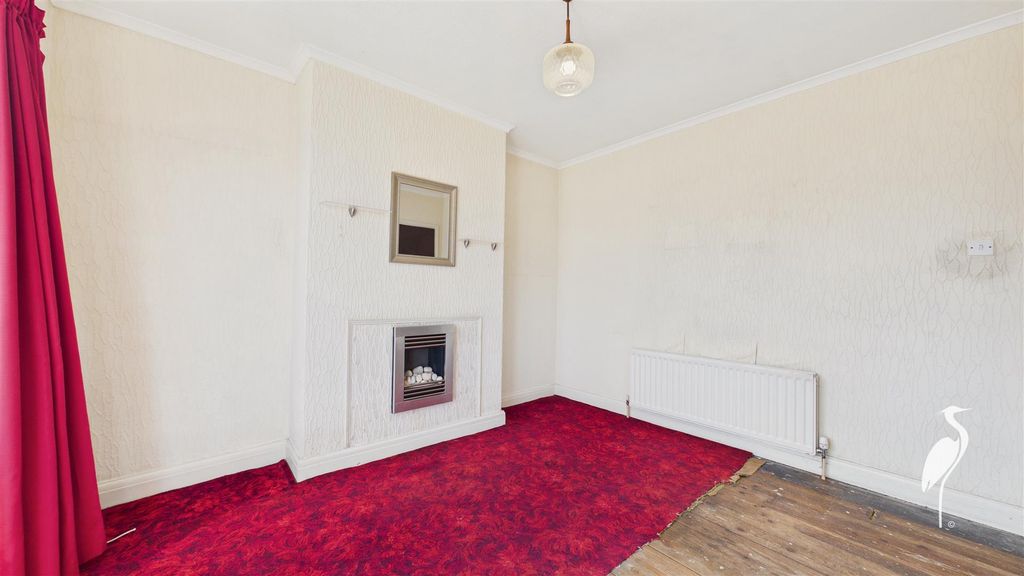 Property photo 3 of 21 Lounge