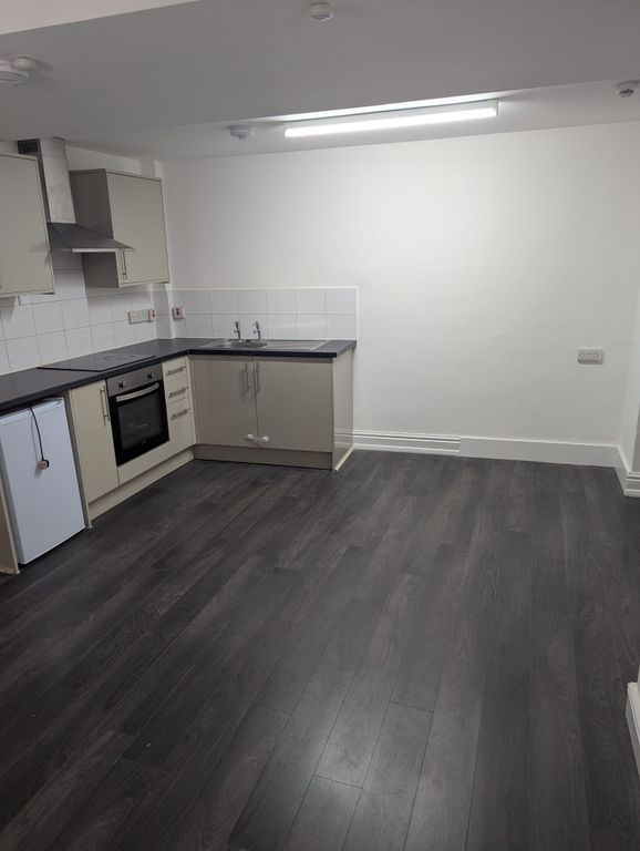 Property photo 2 of 6 Lounge/Kitchen