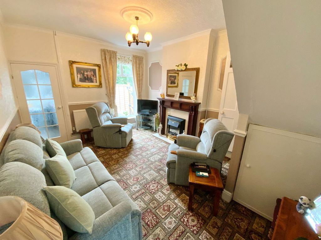 Property photo 3 of 12