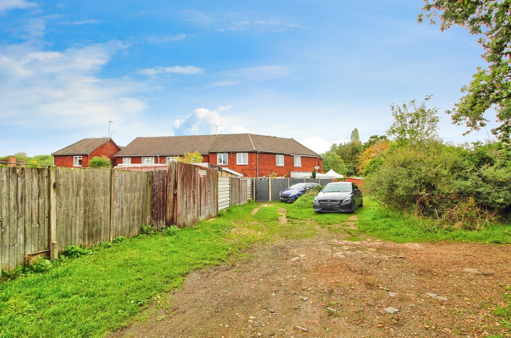 Property photo 2 of 20 Parking