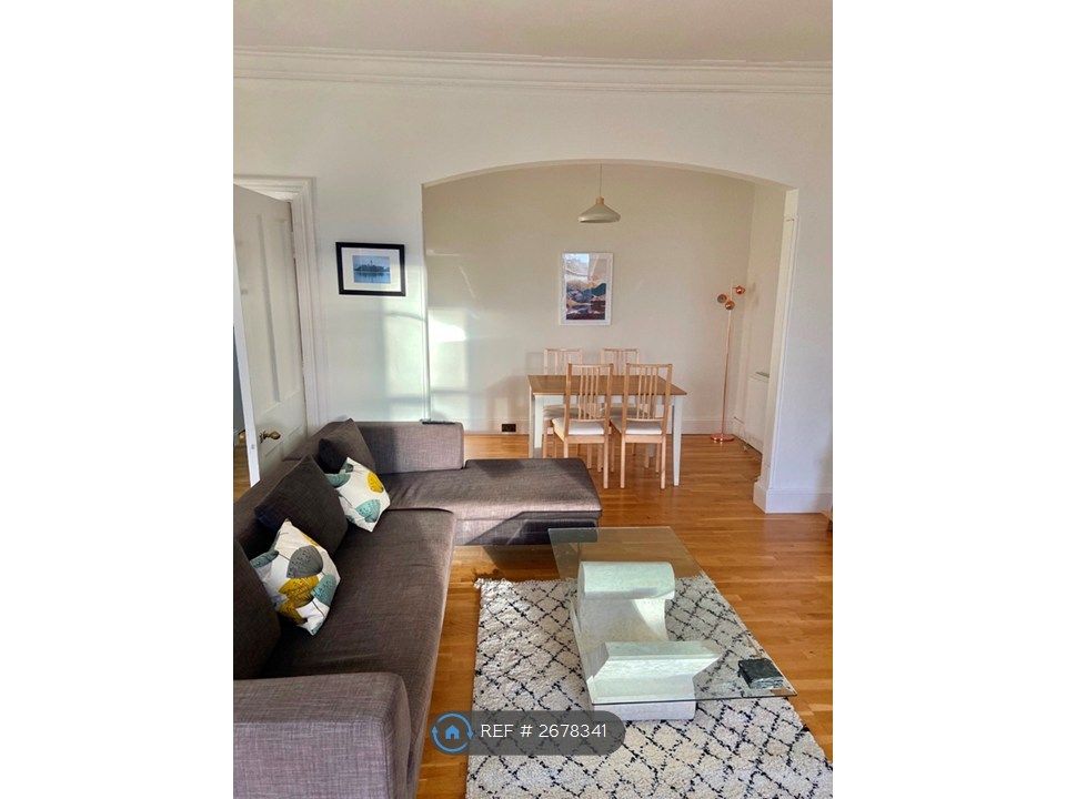 Property photo 1 of 34 Sunny Sitting Room