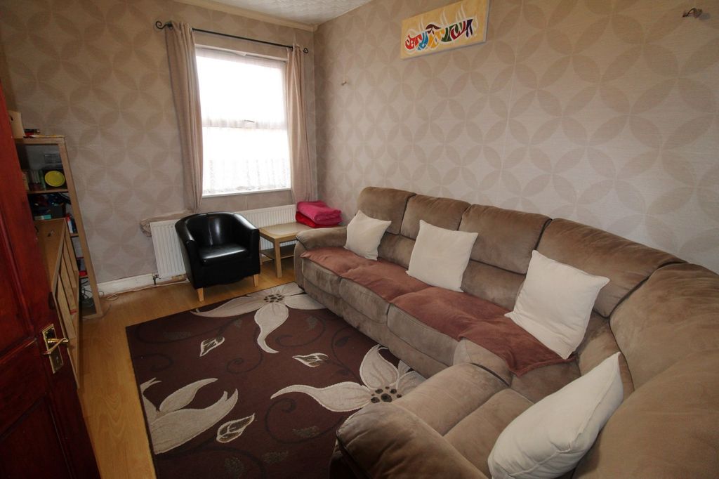 Property photo 3 of 8 Reception Room 2