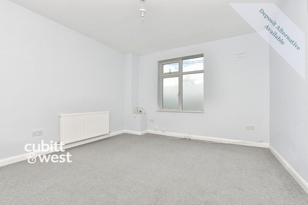 Property photo 2 of 11 050Bc302-901H175O
